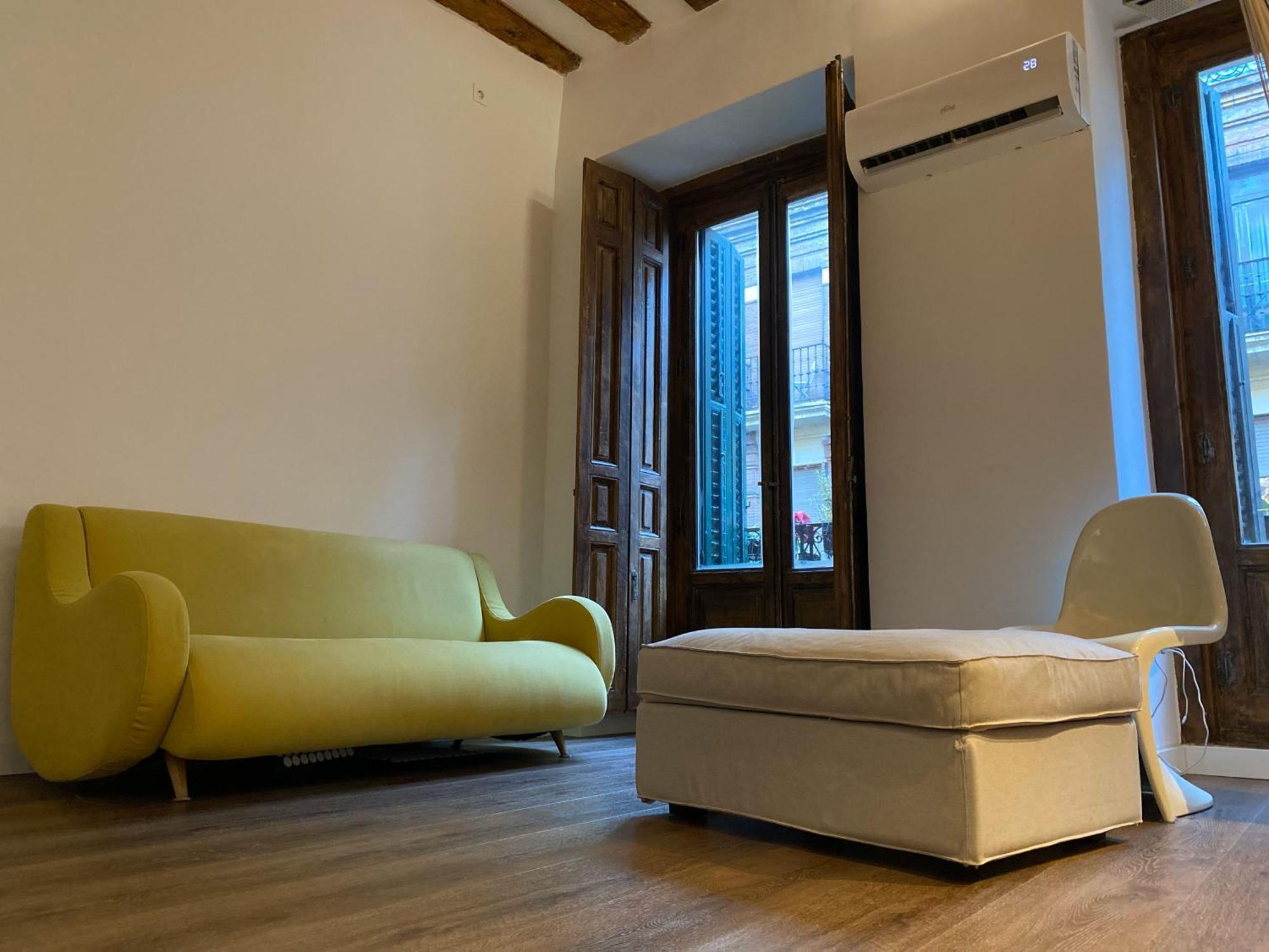 Hortaleza 4, Preciso Estudio En Chueca Junto A La Gran Via De Madrid Eksteriør bilde