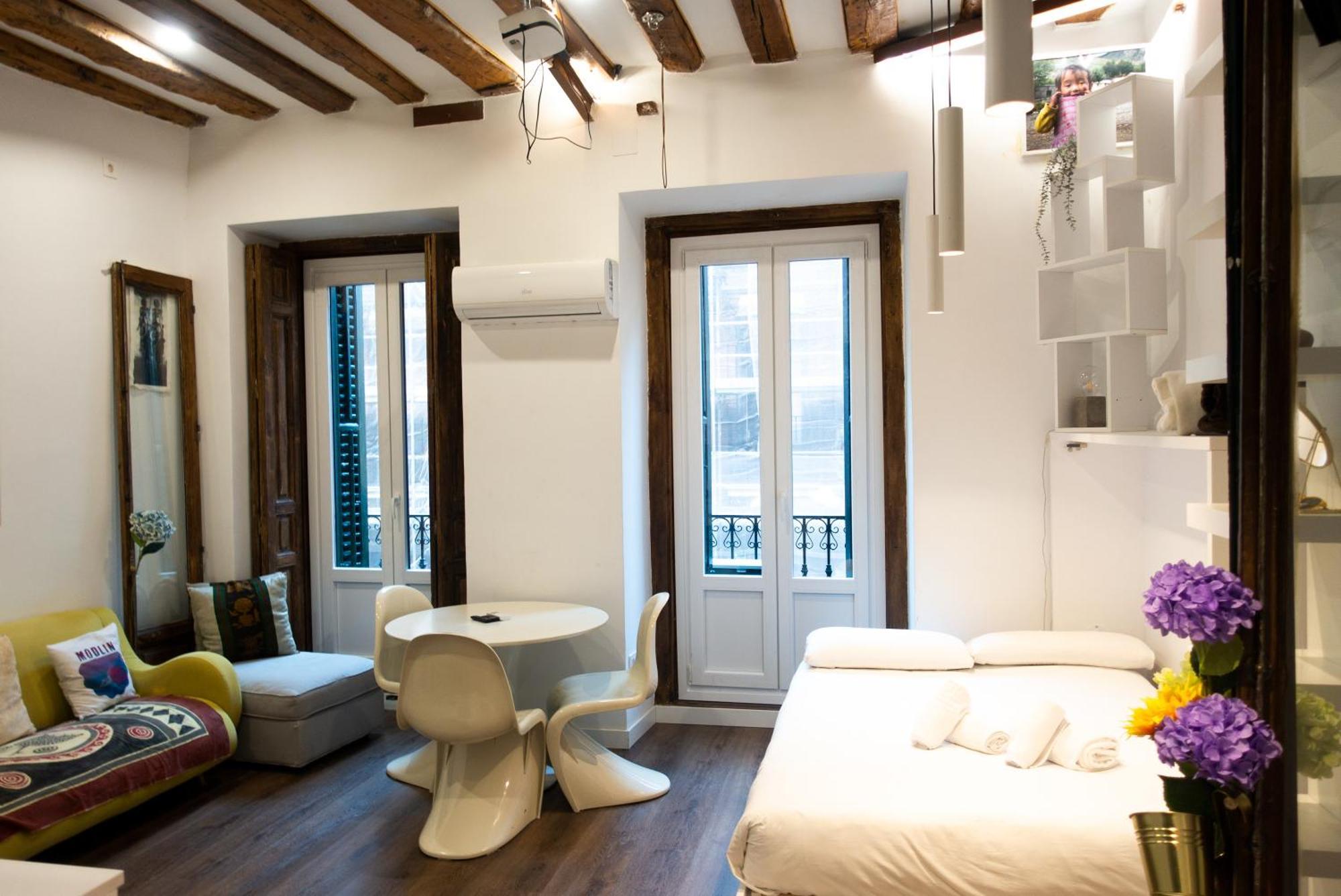 Hortaleza 4, Preciso Estudio En Chueca Junto A La Gran Via De Madrid Eksteriør bilde